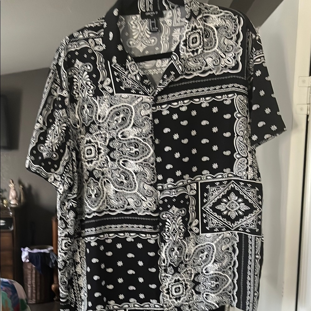 Forever 21 men's Black and White Dress Shirt with Paisley Patchwork
